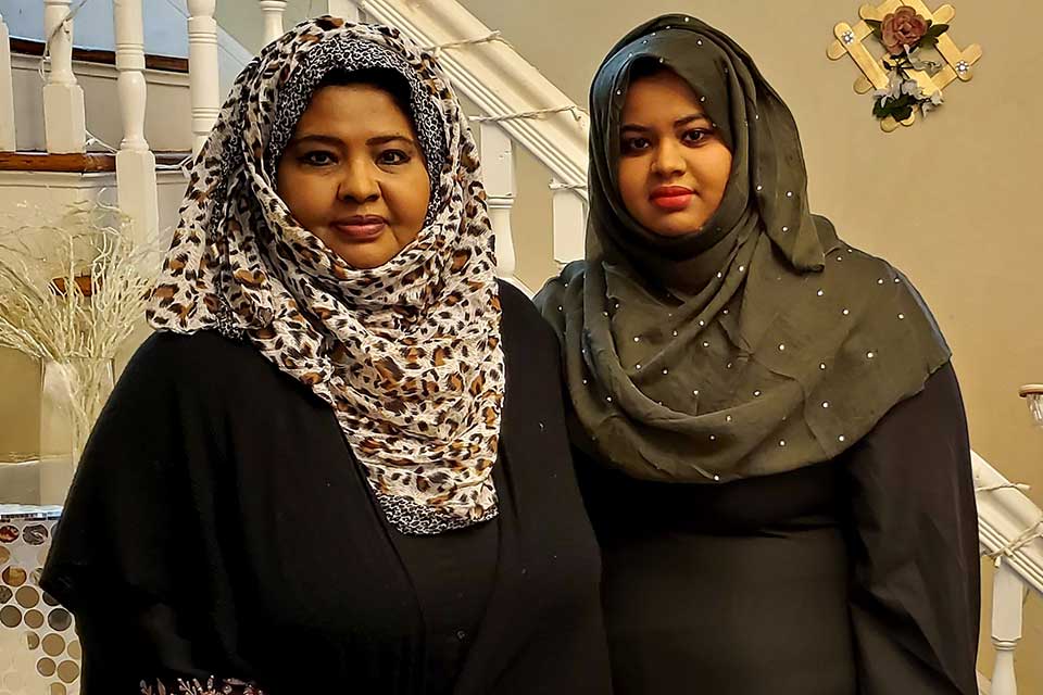 Rooa Abdelmagid on the right with her mother on the left.