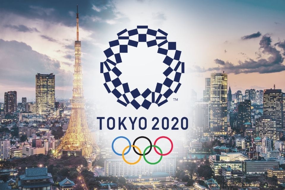 Tokyo skyline with Olympic rings on top, "Tokyo 2020"