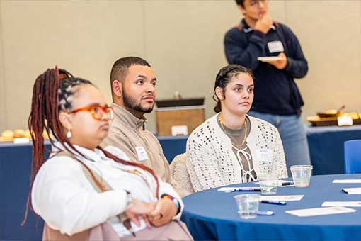Young alumni during Alumni College talks